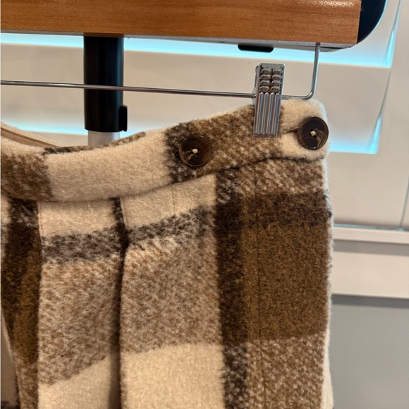 Super cute skirt from Anthropologie. - Picture 2 of 4